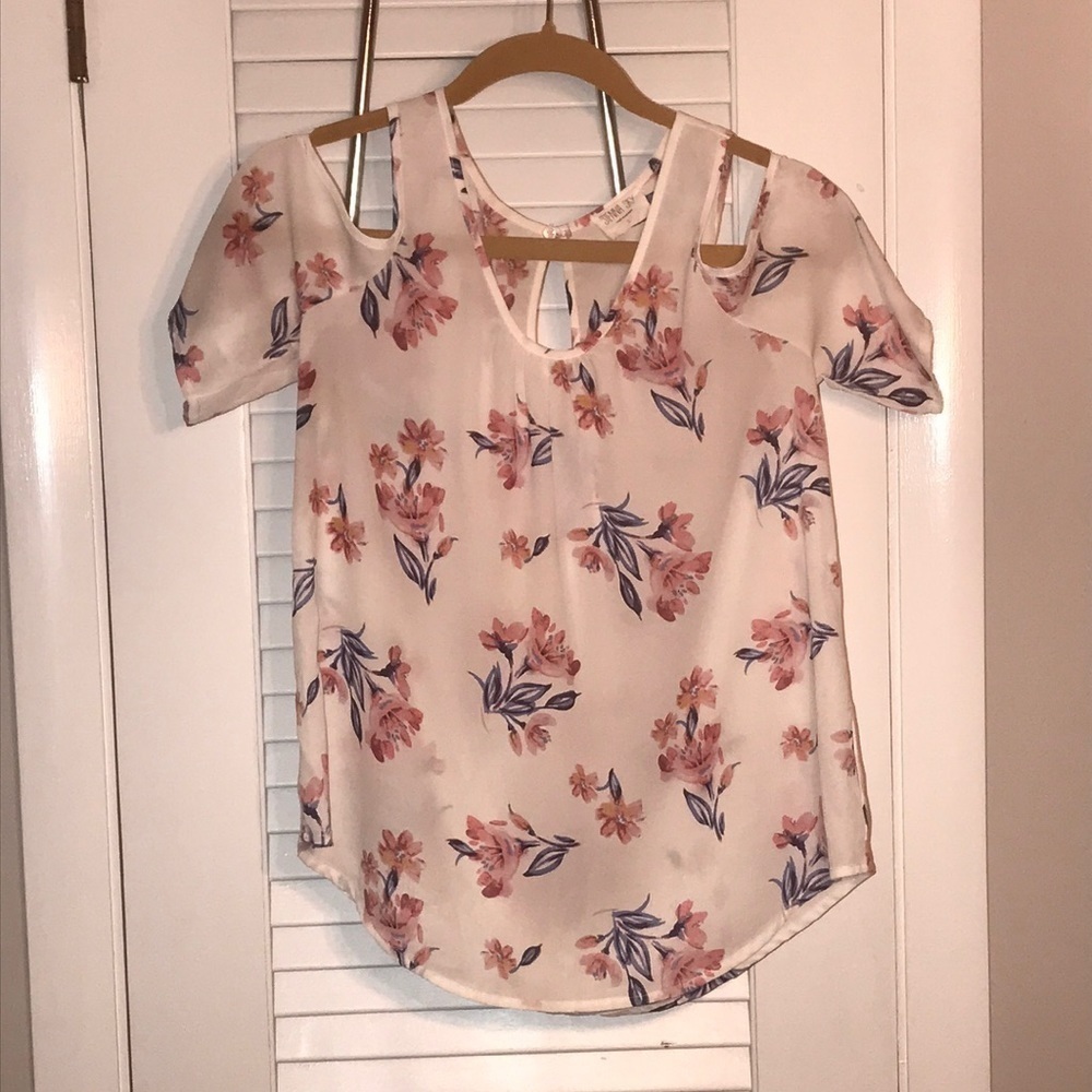 Sienna Sky Cold Shoulder Top size Small​​​​